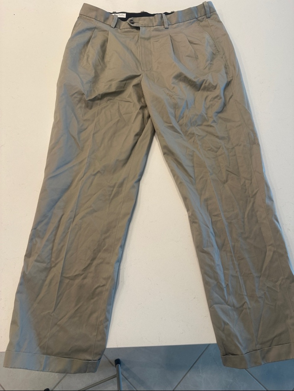 Nordstrom Men's Pleated Khaki Chinos - Tan